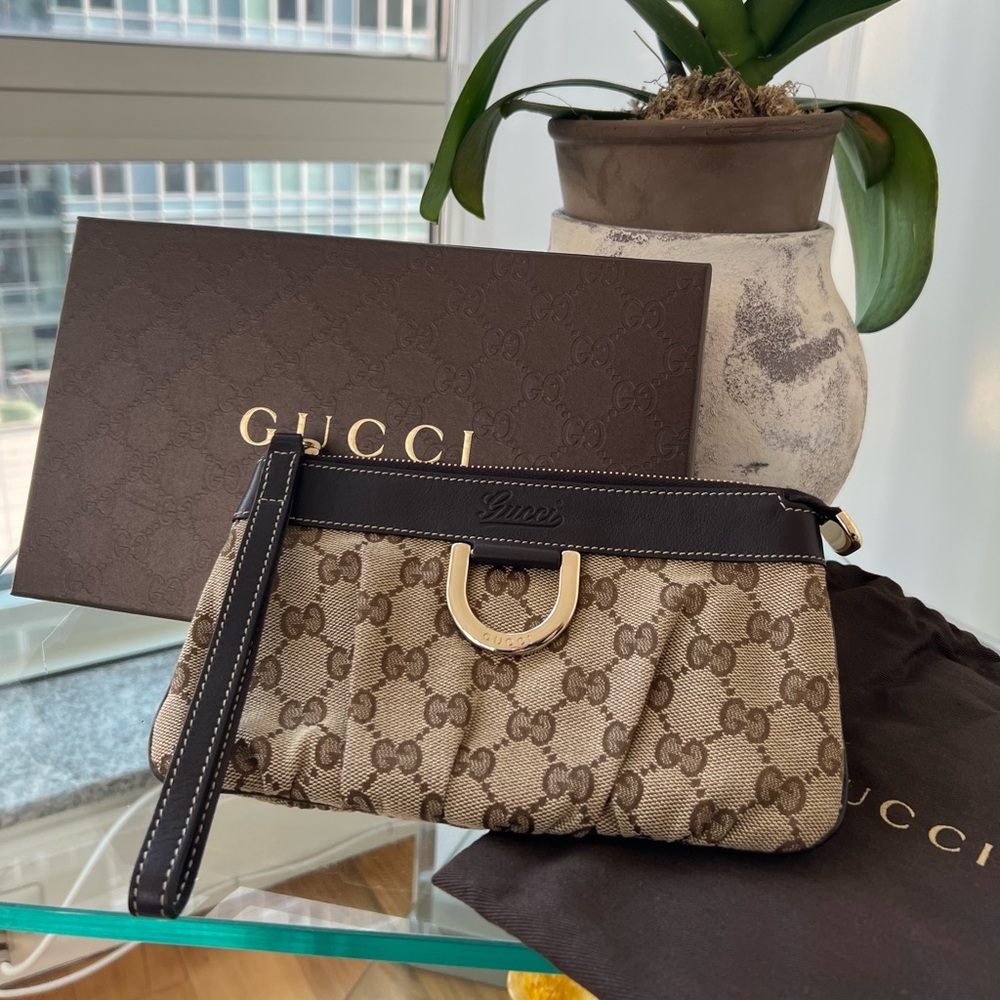 Gucci Gucci GG Canvas Wristlet